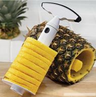 Multifunkčný krájač a lúpač na ananás